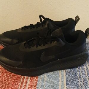 Nike Men's Black Sneakers